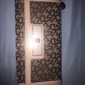 DKNY Wallet